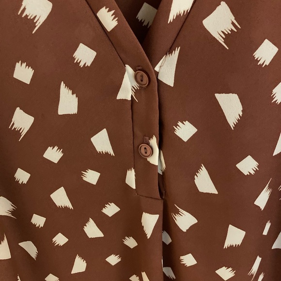 All in Favor v neck top - Picture 3 of 5